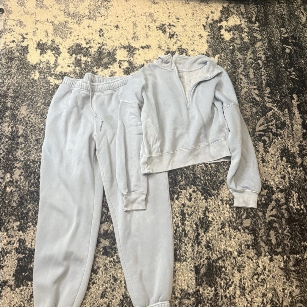 Women’s Abercrombie Sweat Suit Set Size Medium